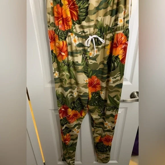 STRAPLESS Tropical Jumpsuit - Picture 11 of 12